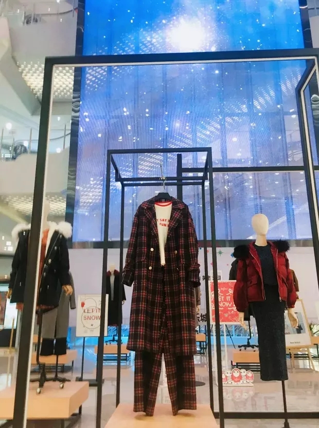 這面3層樓高的壹品玉屏，帶火這座16萬(wàn)㎡購(gòu)物中心的線(xiàn)下?tīng)I(yíng)銷(xiāo) 7.webp.jpg