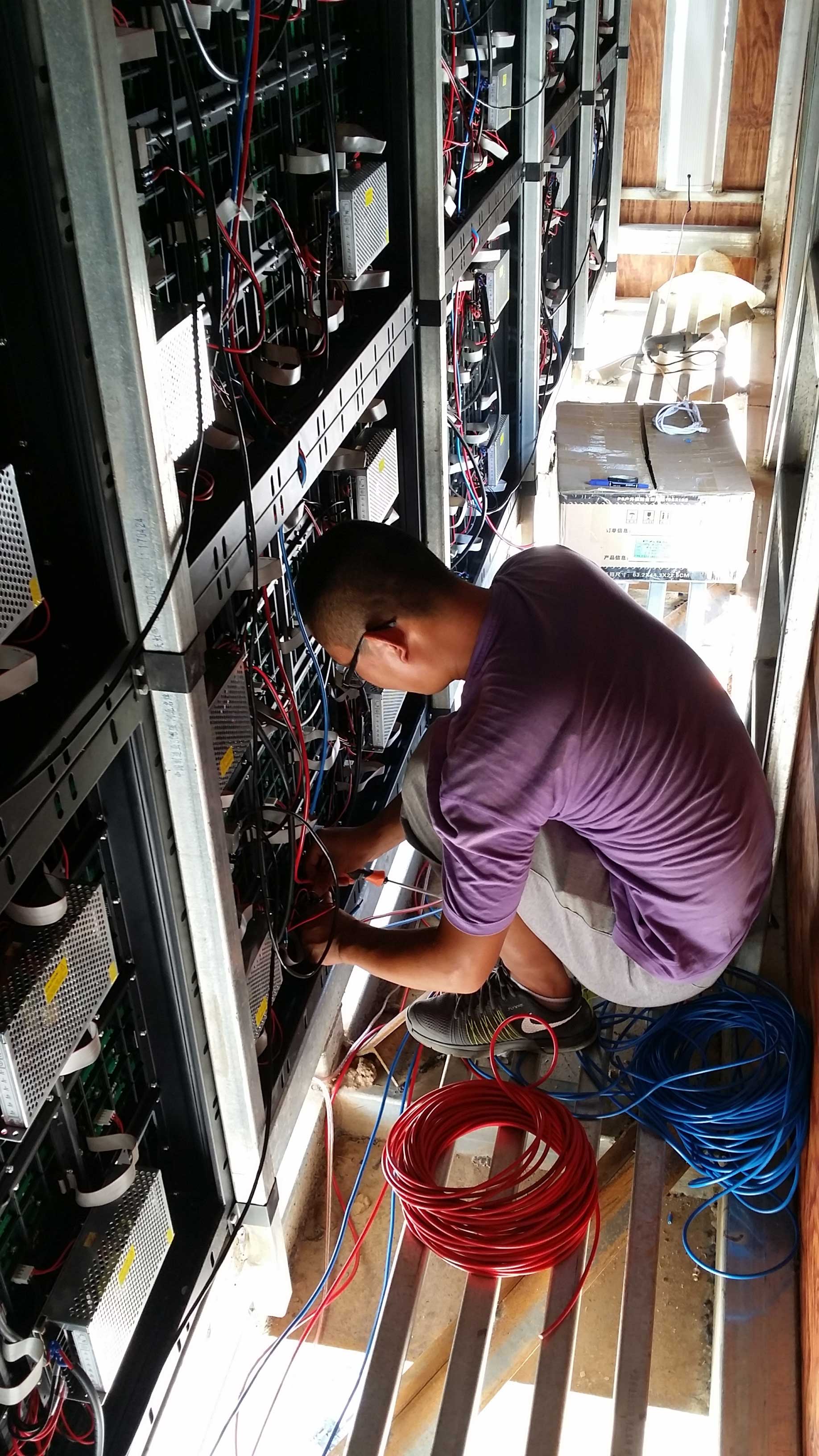 戶外LED<a href=http://www.qzchuangxin.com/quancai/ target=_blank class=infotextkey>全彩顯示屏</a>箱體